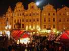 Vánoční party u kamenného stolu v Praze na staro-městském náměstí